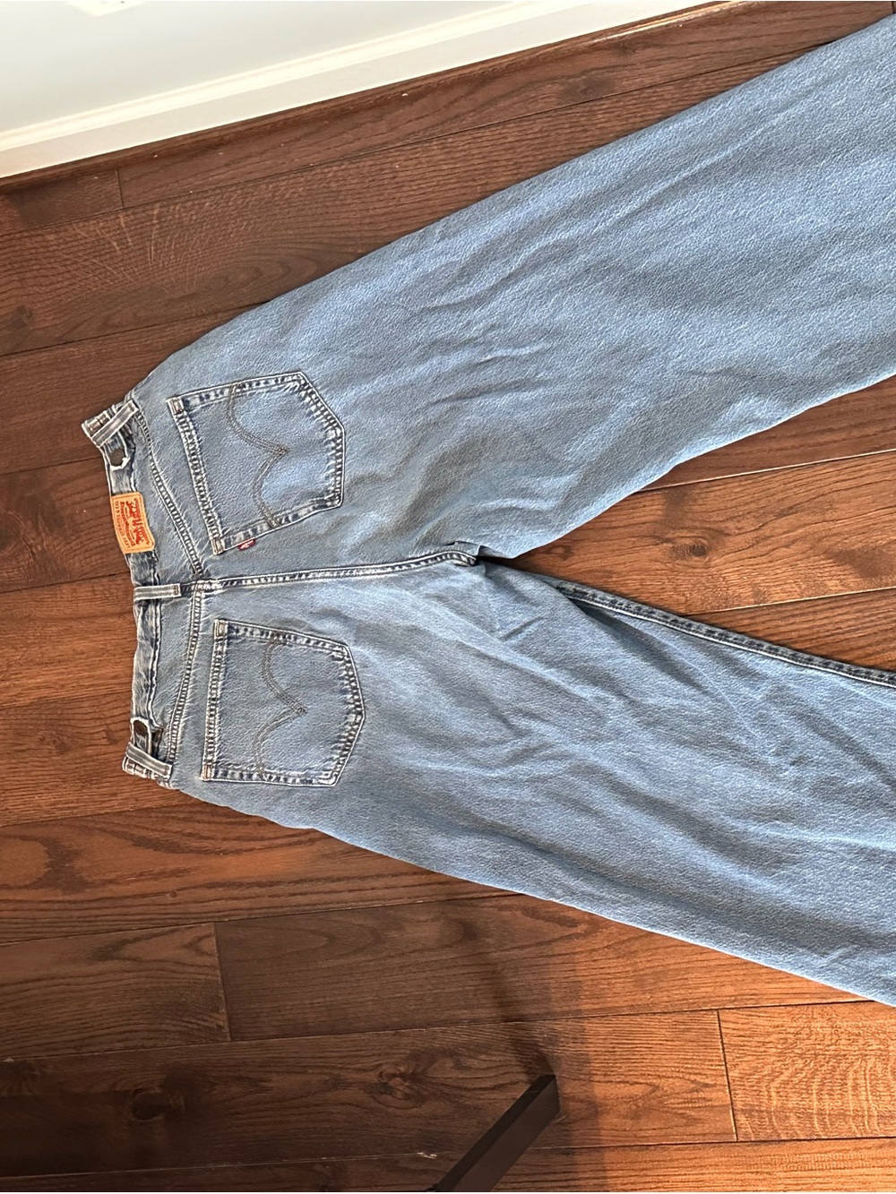 Vtg Levi’s jeans baggy 32 waist 28 inseam